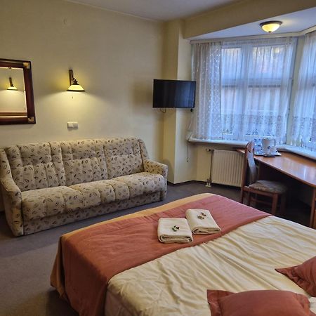 Hotel Familijny Osrodek Wypoczynkowo - Rehabilitacyjny Krynica-Zdrój Extérieur photo