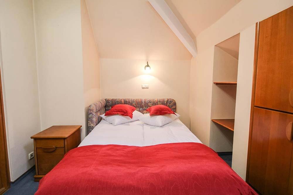Hotel Familijny Osrodek Wypoczynkowo - Rehabilitacyjny Krynica-Zdrój Extérieur photo