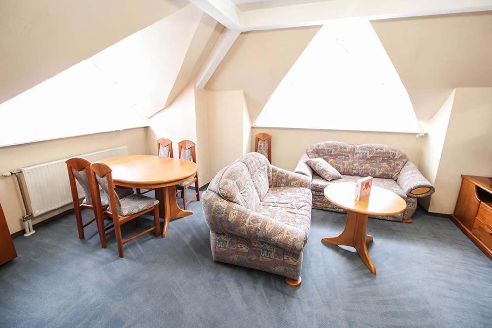 Hotel Familijny Osrodek Wypoczynkowo - Rehabilitacyjny Krynica-Zdrój Extérieur photo