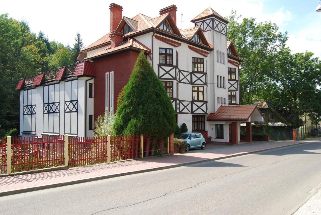 Hotel Familijny Osrodek Wypoczynkowo - Rehabilitacyjny Krynica-Zdrój Extérieur photo
