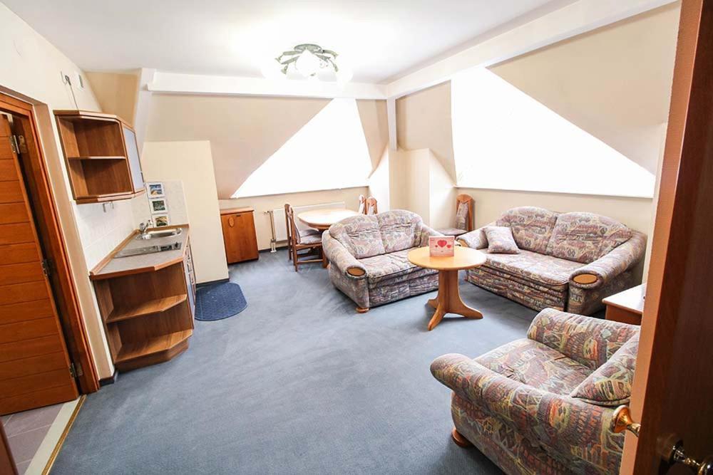 Hotel Familijny Osrodek Wypoczynkowo - Rehabilitacyjny Krynica-Zdrój Extérieur photo