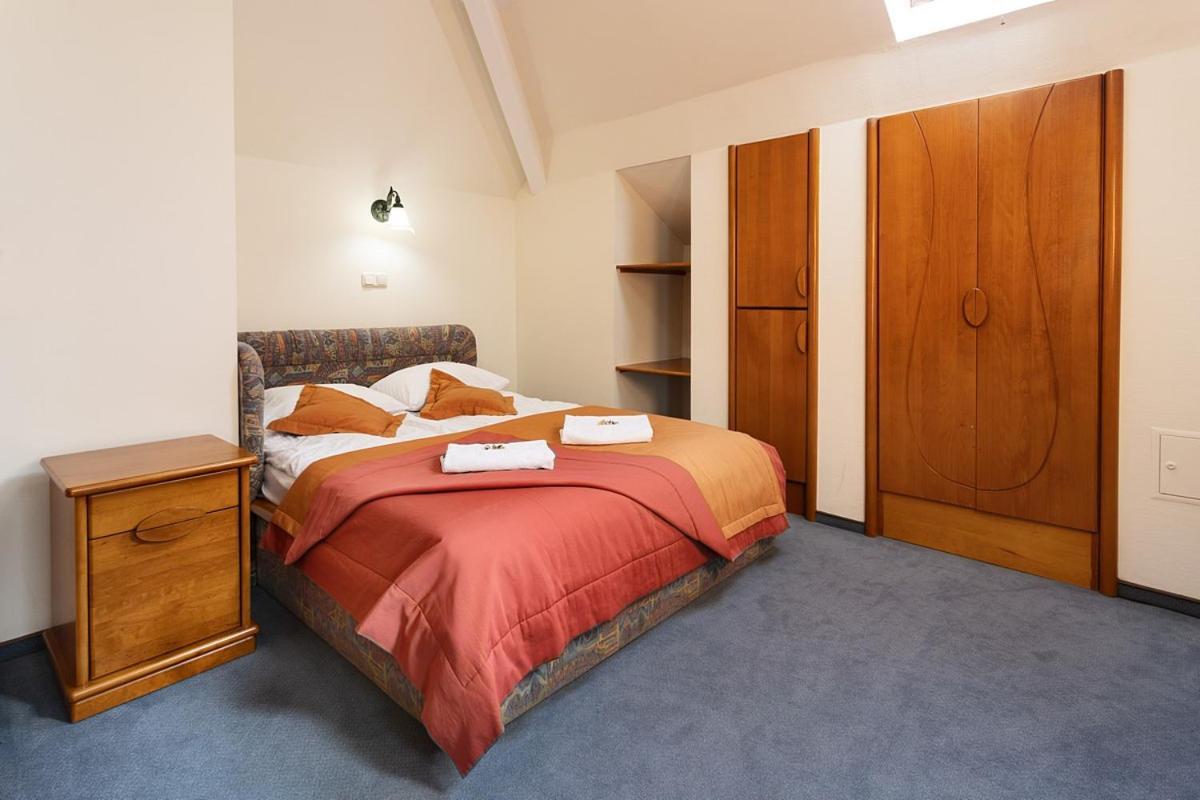 Hotel Familijny Osrodek Wypoczynkowo - Rehabilitacyjny Krynica-Zdrój Extérieur photo