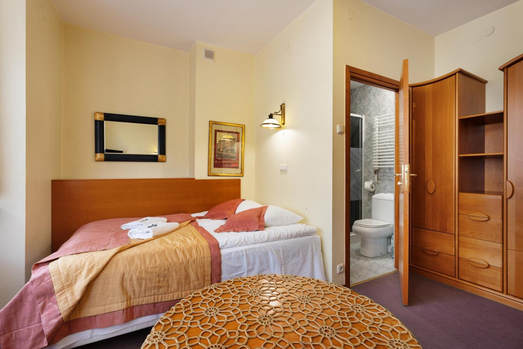 Hotel Familijny Osrodek Wypoczynkowo - Rehabilitacyjny Krynica-Zdrój Extérieur photo