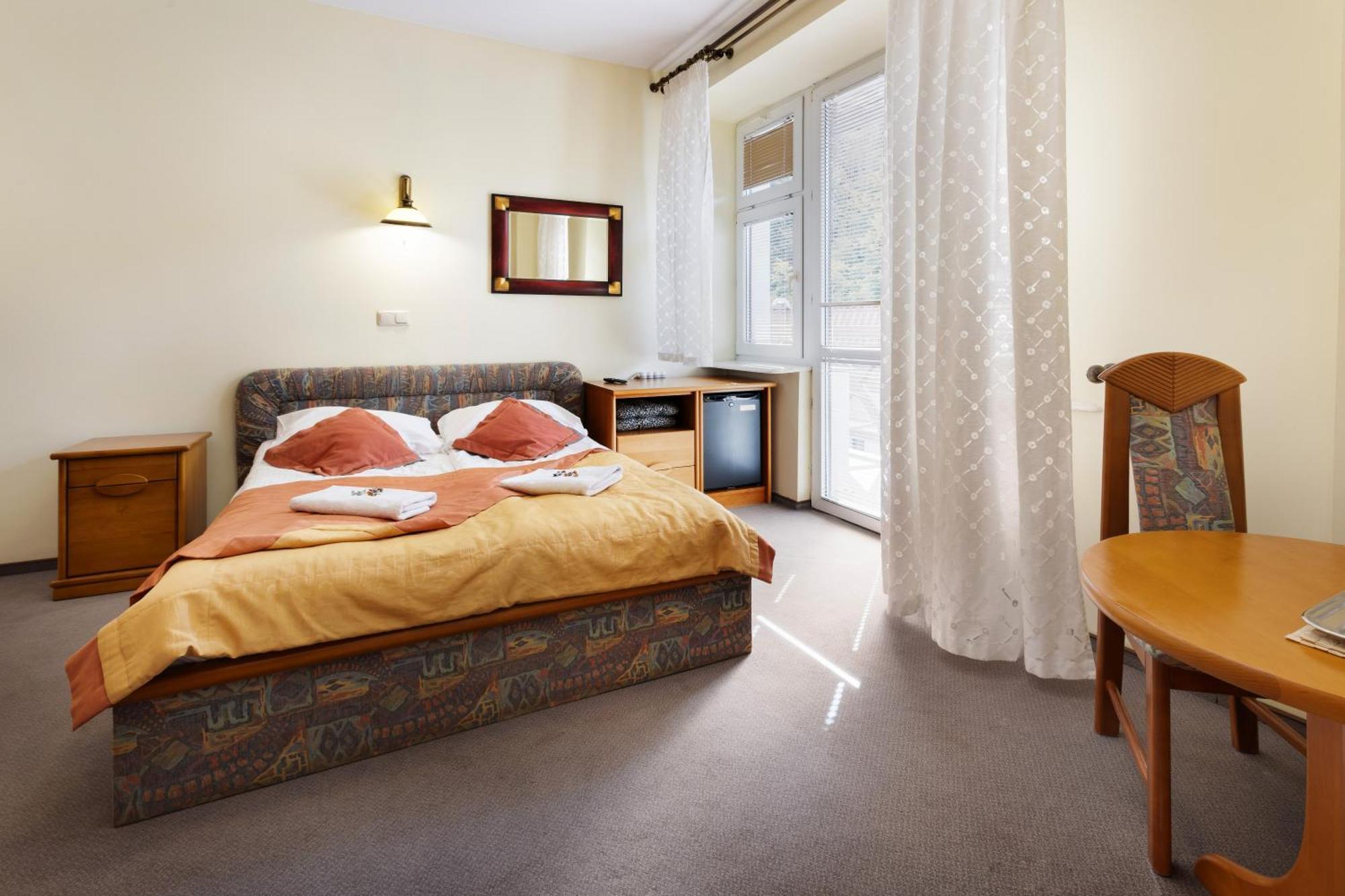 Hotel Familijny Osrodek Wypoczynkowo - Rehabilitacyjny Krynica-Zdrój Extérieur photo