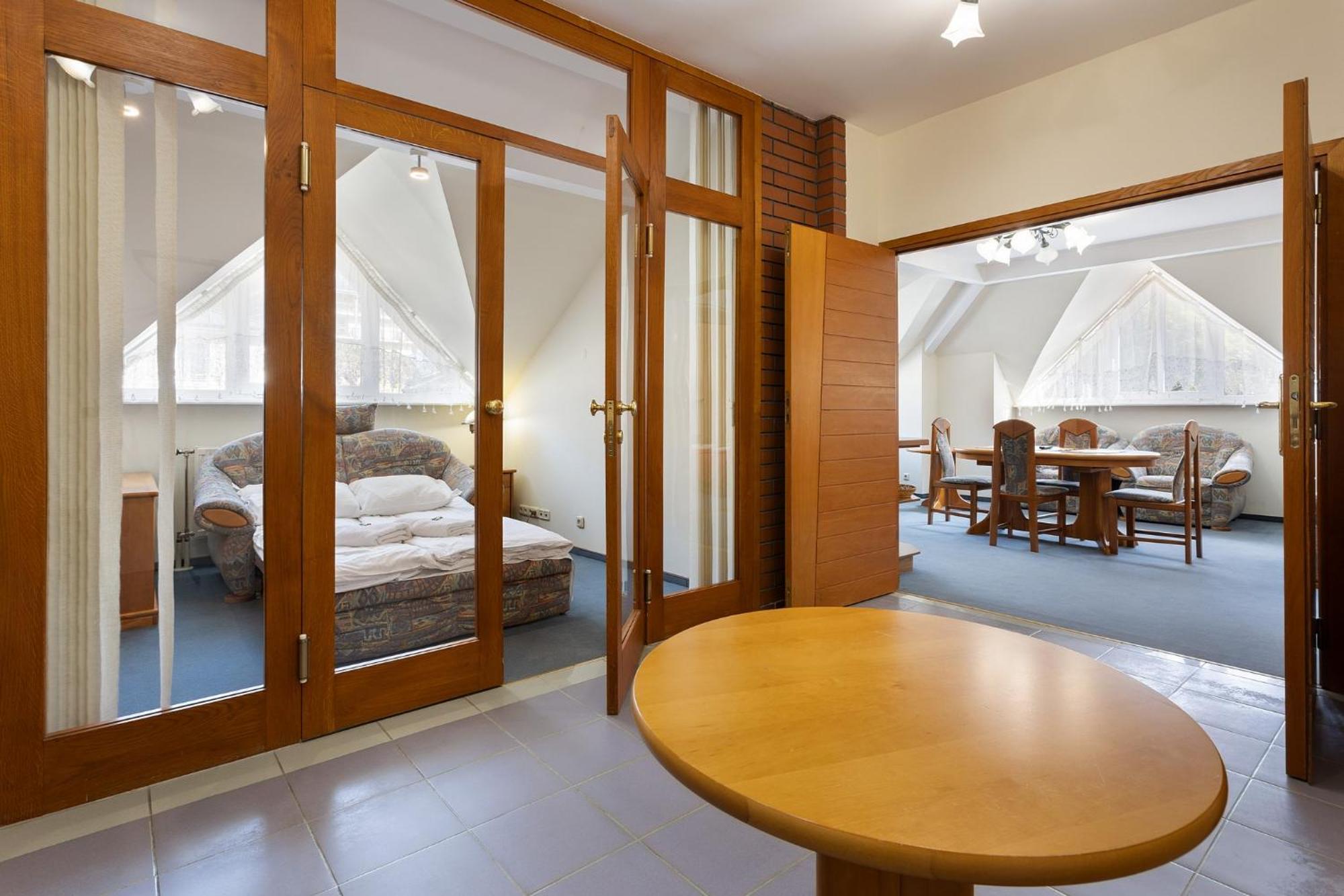 Hotel Familijny Osrodek Wypoczynkowo - Rehabilitacyjny Krynica-Zdrój Extérieur photo